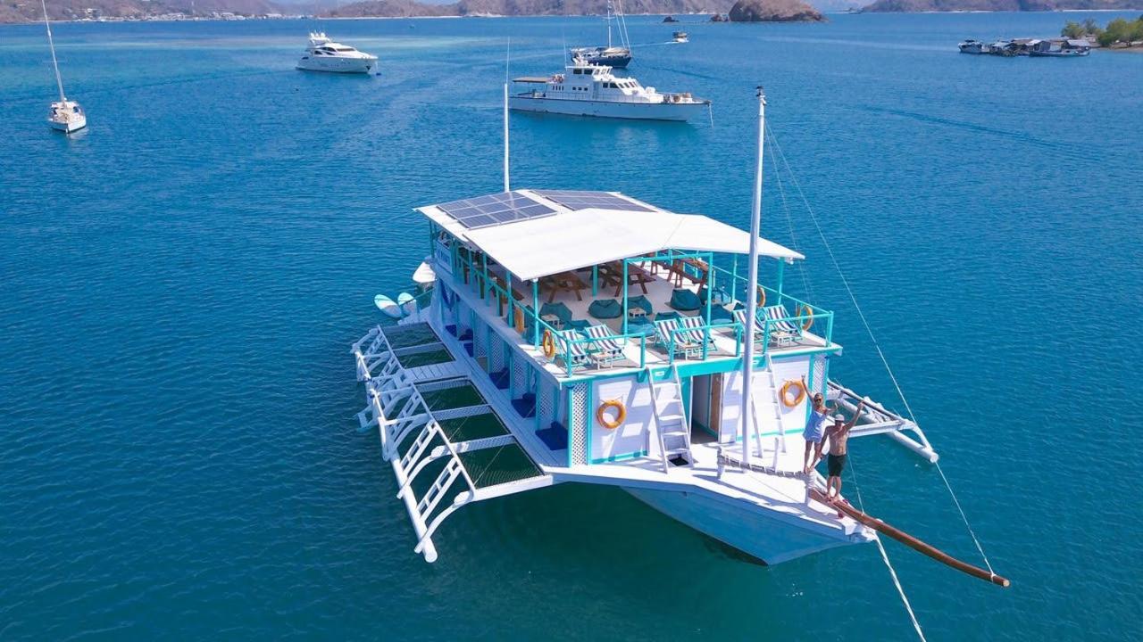 Le Pirate Boatel - Floating Hotel Labuan Bajo Eksteriør bilde